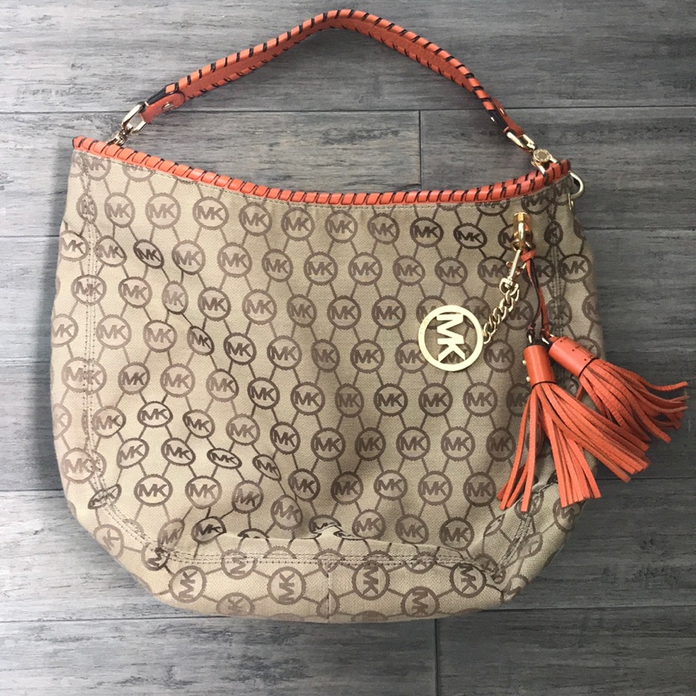 Micheal Kors pocket book